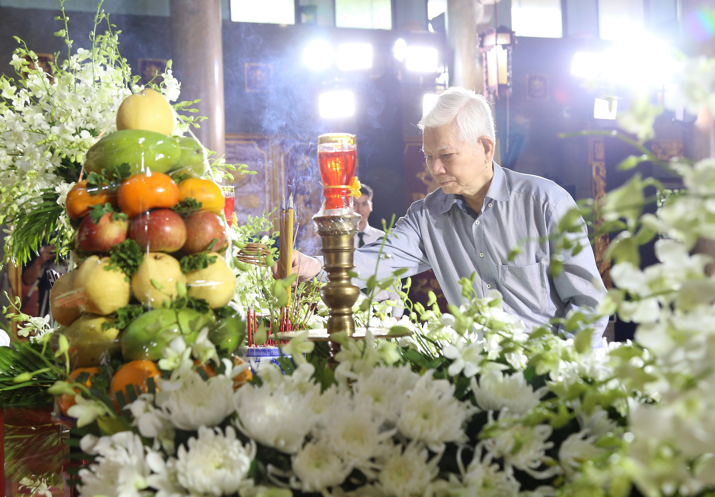 Nguyên Chủ tịch nước Nguyễn Minh Triết đến viếng, tiễn biệt ông Nguyễn Thọ Chân.