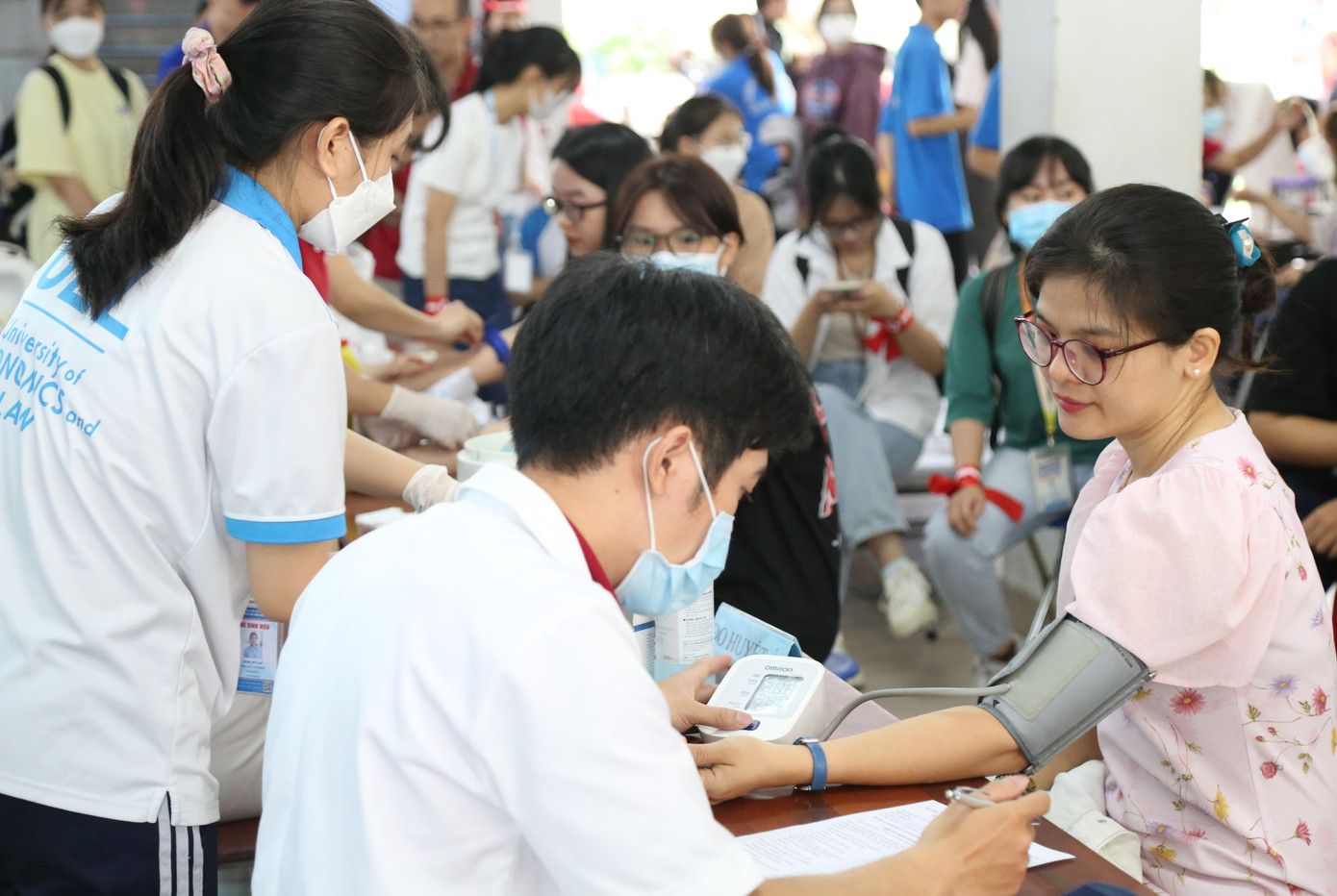 Ngày hội không chỉ thu hút các bạn sinh viên mà còn đón nhận tình cảm, chia sẻ của các thầy cô giáo nhà trường.