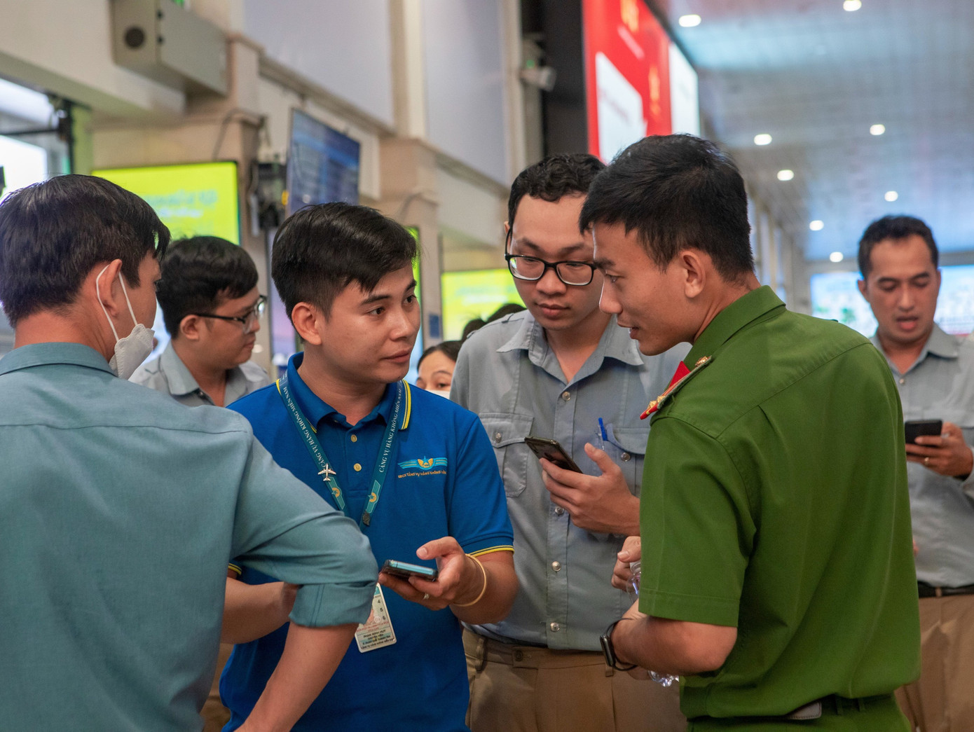 Thời gian qua, tuổi trẻ Công an TPHCM đã hỗ trợ triển khai Đề án 06 trên địa bàn thành phố.