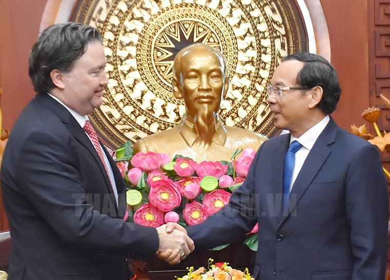 Bí thư Thành ủy TPHCM Nguyễn Văn Nên tiếp Đại sứ Hoa Kỳ tại Việt Nam Marc E. Knapper. Ảnh: Thành ủy TPHCM. Bí thư Thành ủy TPHCM Nguyễn Văn Nên tiếp Đại sứ Hoa Kỳ tại Việt Nam Marc E. Knapper. Ảnh: Thành ủy TPHCM.