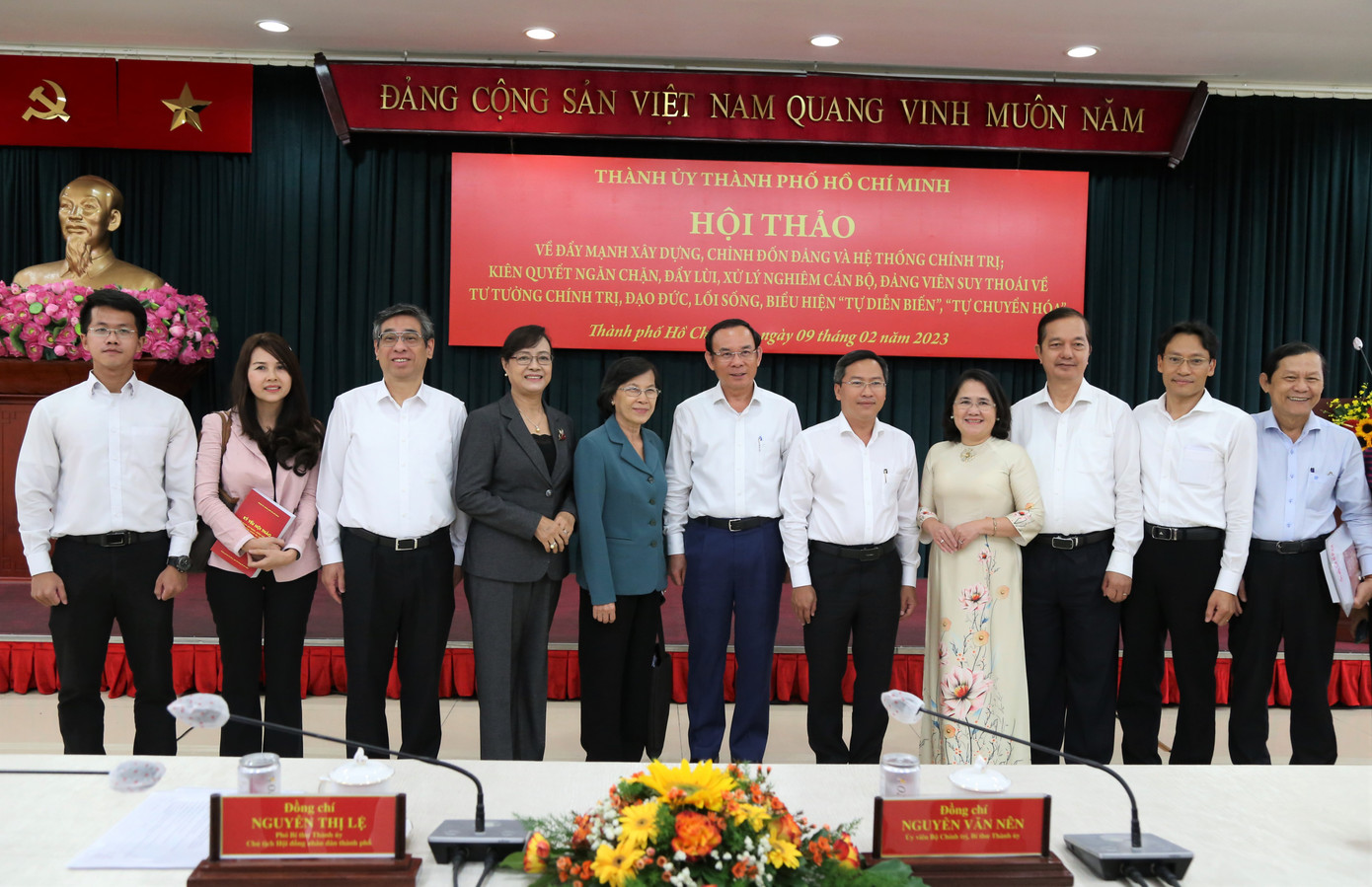 Bí thư Thành ủy Nguyễn Văn Nên cùng các nguyên lãnh đạo thành phố, các chuyên gia, nhà khoa học dự hội thảo. Bí thư Thành ủy Nguyễn Văn Nên cùng các nguyên lãnh đạo thành phố, các chuyên gia, nhà khoa học dự hội thảo.