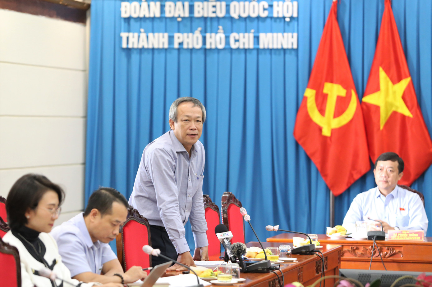 Giám đốc Đài VOH nêu ý kiến góp ý. Giám đốc Đài VOH nêu ý kiến góp ý.