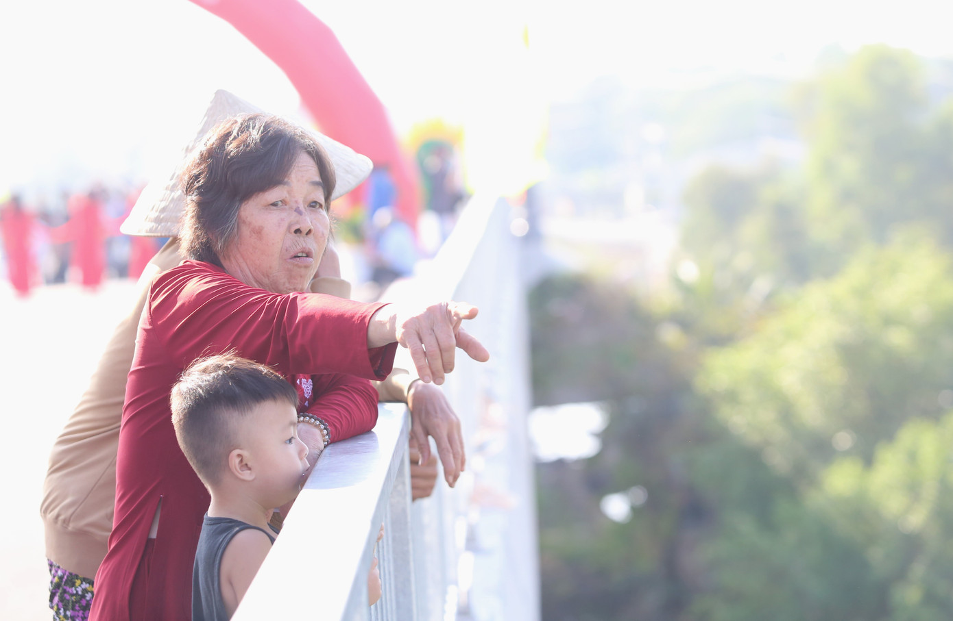 Từ nay, bà con phường Long Phước có thể rút ngắn cung đường di chuyển vào trung tâm thành phố. Ảnh: Ngô Tùng