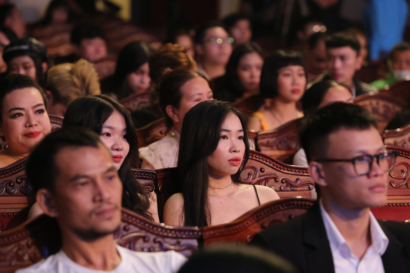 Các nhà làm phim, bạn trẻ đến dự buổi lễ.