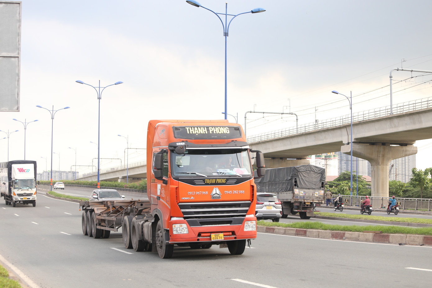 TP. Thủ Đức sẽ triển khai các chương trình, đề án về phát triển kết cấu hạ tầng giao thông, hạ tầng kỹ thuật và hạ tầng xã hội trong thời gian tới. TP. Thủ Đức sẽ triển khai các chương trình, đề án về phát triển kết cấu hạ tầng giao thông, hạ tầng kỹ thuật và hạ tầng xã hội trong thời gian tới.