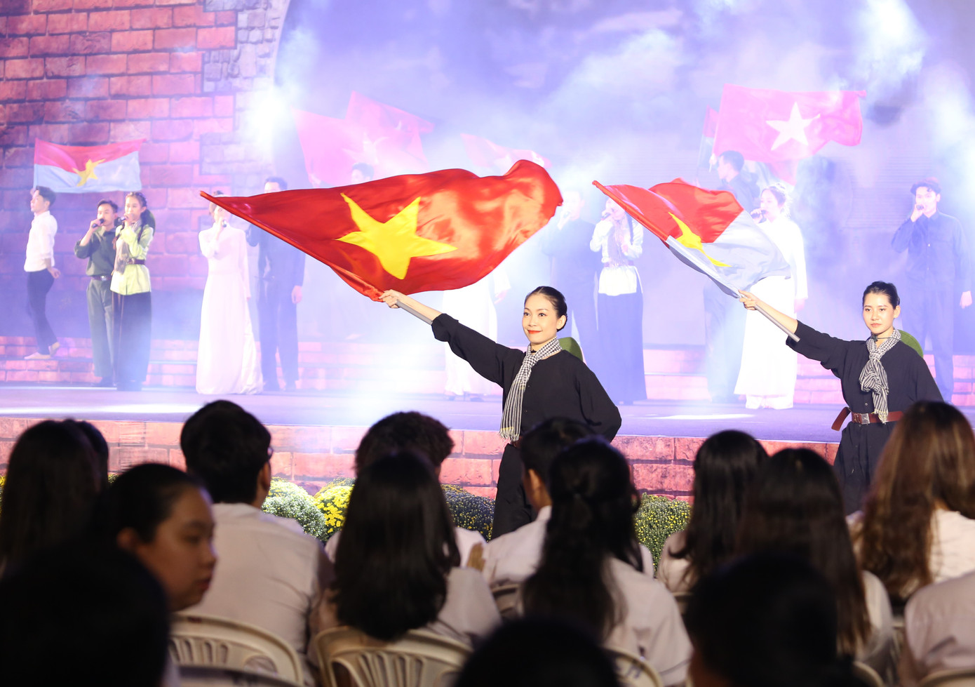 Tuổi trẻ TPHCM tái hiện "Đêm văn nghệ Quang Trung".