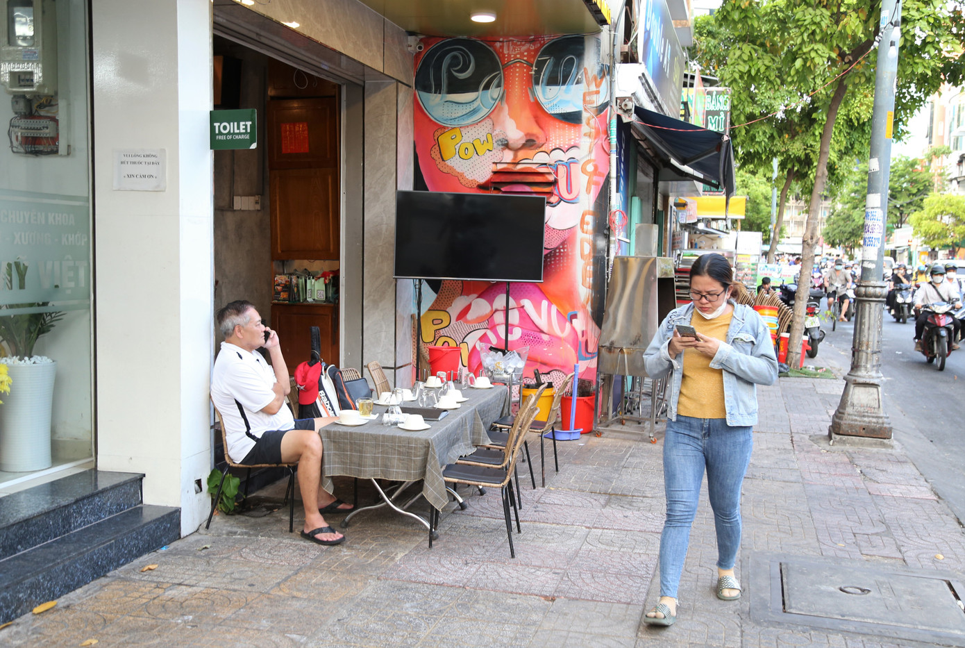 Biển thông báo đặt trước mỗi cơ sở phần nào tạo tâm lý thoải mái hơn cho người dân, du khách khi có nhu cầu. Biển thông báo đặt trước mỗi cơ sở phần nào tạo tâm lý thoải mái hơn cho người dân, du khách khi có nhu cầu.