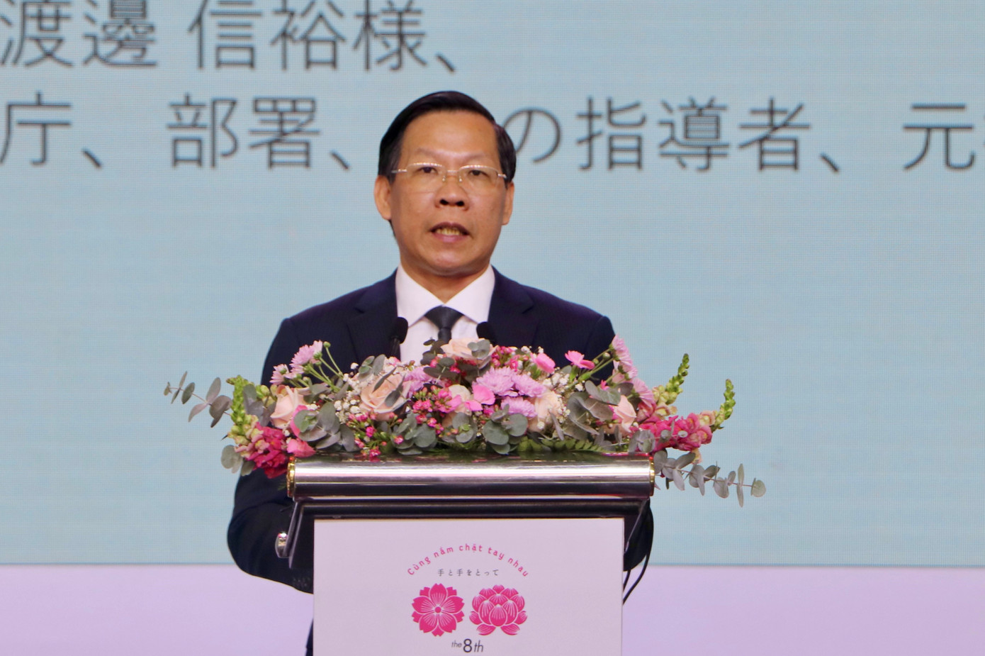 Chủ tịch UBND TPHCM Phan Văn Mãi phát biểu khai mạc lễ hội. Ảnh: Quang Sung.