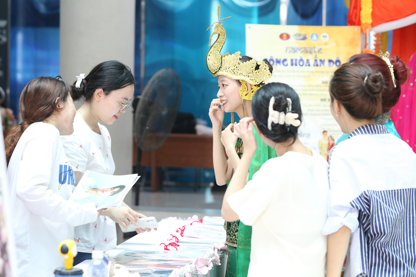 Ngày 22/4, hướng đến chào mừng kỷ niệm 48 năm ngày Giải phóng miền Nam, thống nhất đất nước (30/4/1975 - 30/4/2023), chào mừng Đại hội đại biểu Hội Sinh viên Việt Nam các cấp, tại Khu Đô thị Đại học Quốc gia TPHCM, Nhà Văn hóa Sinh viên TPHCM tổ chức Ngày hội Văn hóa hội nhập năm 2023 với chủ đề "Tinh hoa và Hội nhập", thu hút đông đảo các bạn sinh viên trải nghiệm các sân chơi.