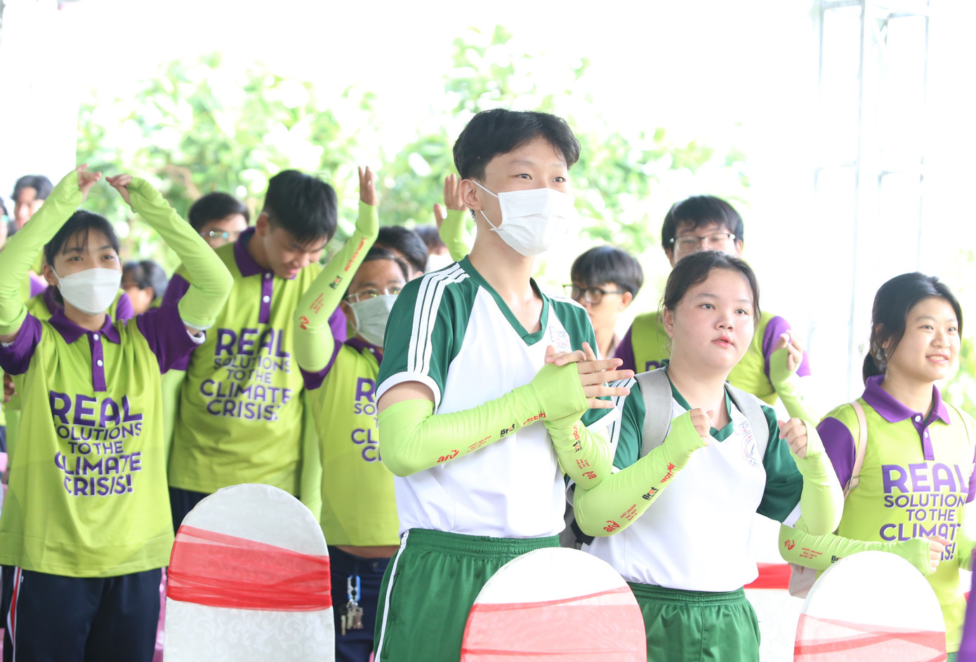 Sáng 4/6, nhân ngày Môi trường Thế giới (5/6), tại phường An Lạc, UBND quận Bình Tân (TPHCM) phối hợp Quỹ hỗ trợ chương trình, dự án an sinh xã hội Việt Nam (AFV) và Tổ chức ActionAid Quốc tế tại Việt Nam phát động chương trình "Đạp xe vì con người và hành tinh". Ngay từ sáng sớm, gần 100 bạn trẻ là học sinh trên địa bàn quận Bình Tân đã cùng tham gia các hoạt động sôi nổi trước khi đạp xe lan tỏa lối sống xanh.