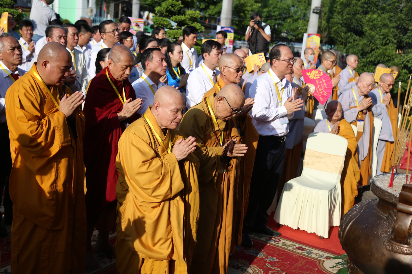 Tham dự buổi lễ có: Hòa thượng Thích Thiện Nhơn, Chủ tịch Hội đồng trị sự, Trưởng ban Tăng sự Trung ương Giáo hội Phật giáo Việt Nam; Hòa thượng Thích Như Tín, Ủy viên Ban Thường trực Hội đồng chứng minh Trung ương GHPGVN, Chứng minh Ban Trị sự GHPGVN TPHCM; Hòa thượng Thích Lệ Trang, Trưởng ban Ban Trị sự GHPGVN TPHCM. Về phía lãnh đạo Trung ương và TPHCM, có ông Vũ Anh Tuấn, Vụ trưởng, Trưởng Cơ quan thường trực Ban Dân vận Trung ương, ông Nguyễn Hồ Hải, Phó Bí thư Thành ủy TPHCM, bà Phan Kiều Thanh Hương, Phó Chủ tịch Ủy ban Mặt trận Tổ quốc Việt Nam TPHCM.