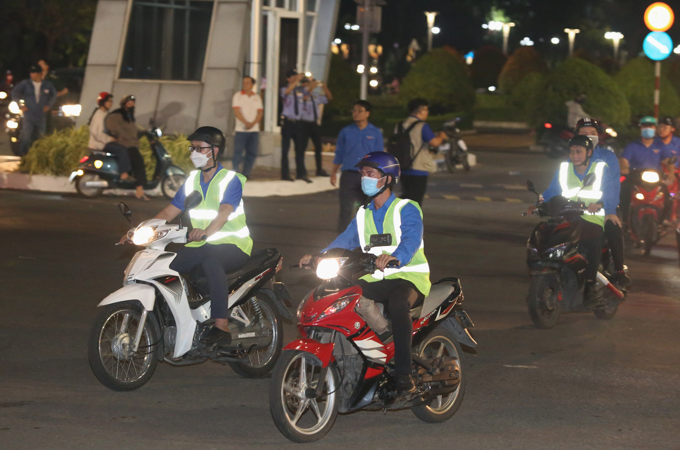 Đợt cao điểm phát huy tính xung kích, tình nguyện của các bạn đoàn viên thanh niên trên địa bàn thành phố. Ảnh: Ngô Tùng