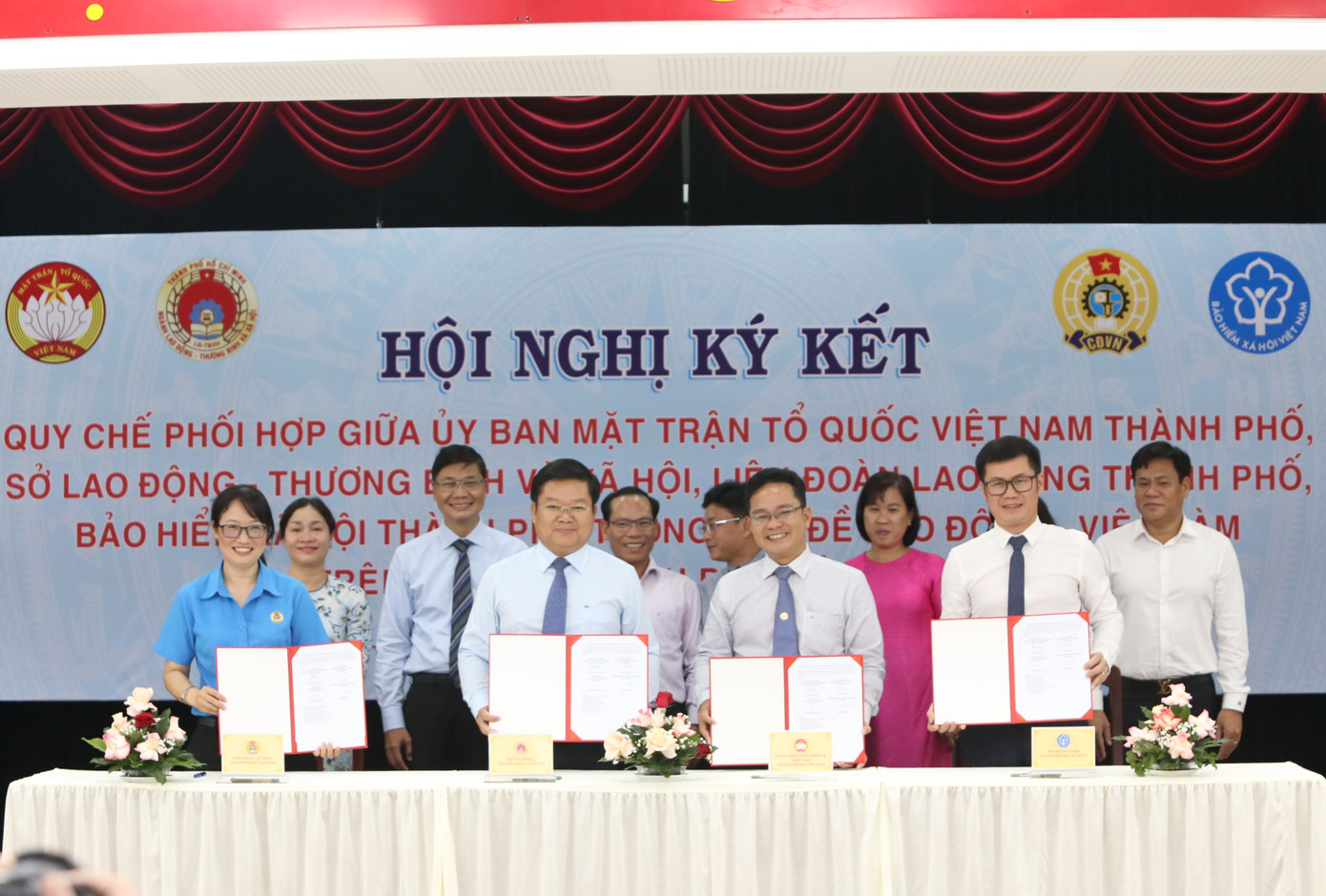 Các cơ quan, đơn vị TPHCM ký kết phối hợp hỗ trợ người lao động. Ảnh: Ngô Tùng Các cơ quan, đơn vị TPHCM ký kết phối hợp hỗ trợ người lao động. Ảnh: Ngô Tùng