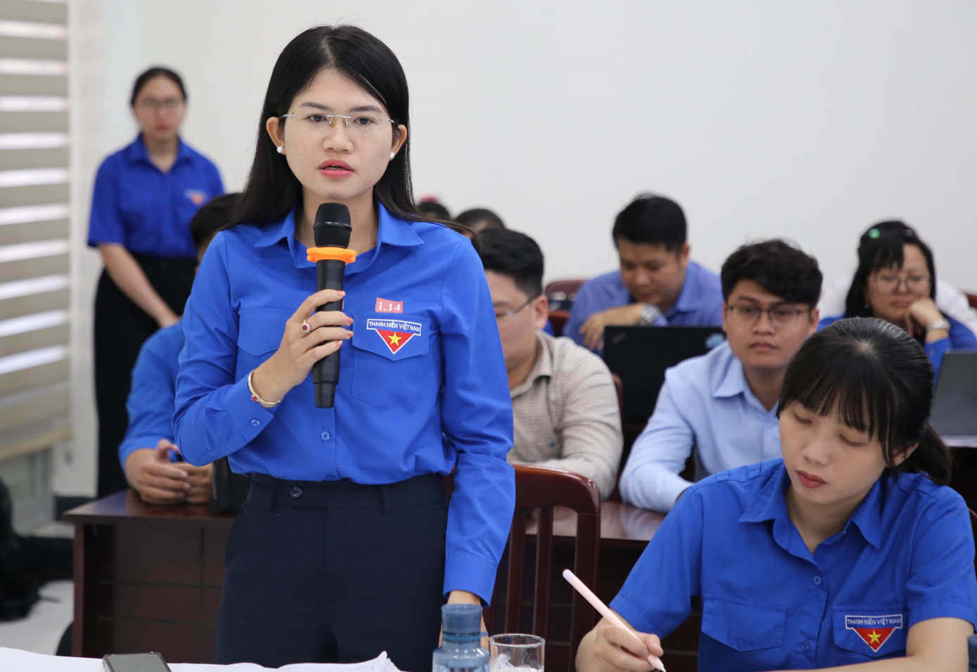 Chị Thanh Hằng trao đổi tại tọa đàm.