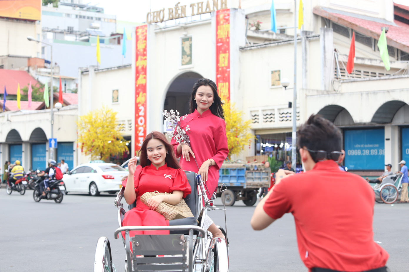 Chia sẻ với PV Tiền Phong, Thanh Hoa cho biết mục tiêu lớn trong năm mới 2023 là tốt nghiệp đúng hạn với một kết quả đẹp đồng thời có thể kiếm nhiều tiền hơn năm qua.