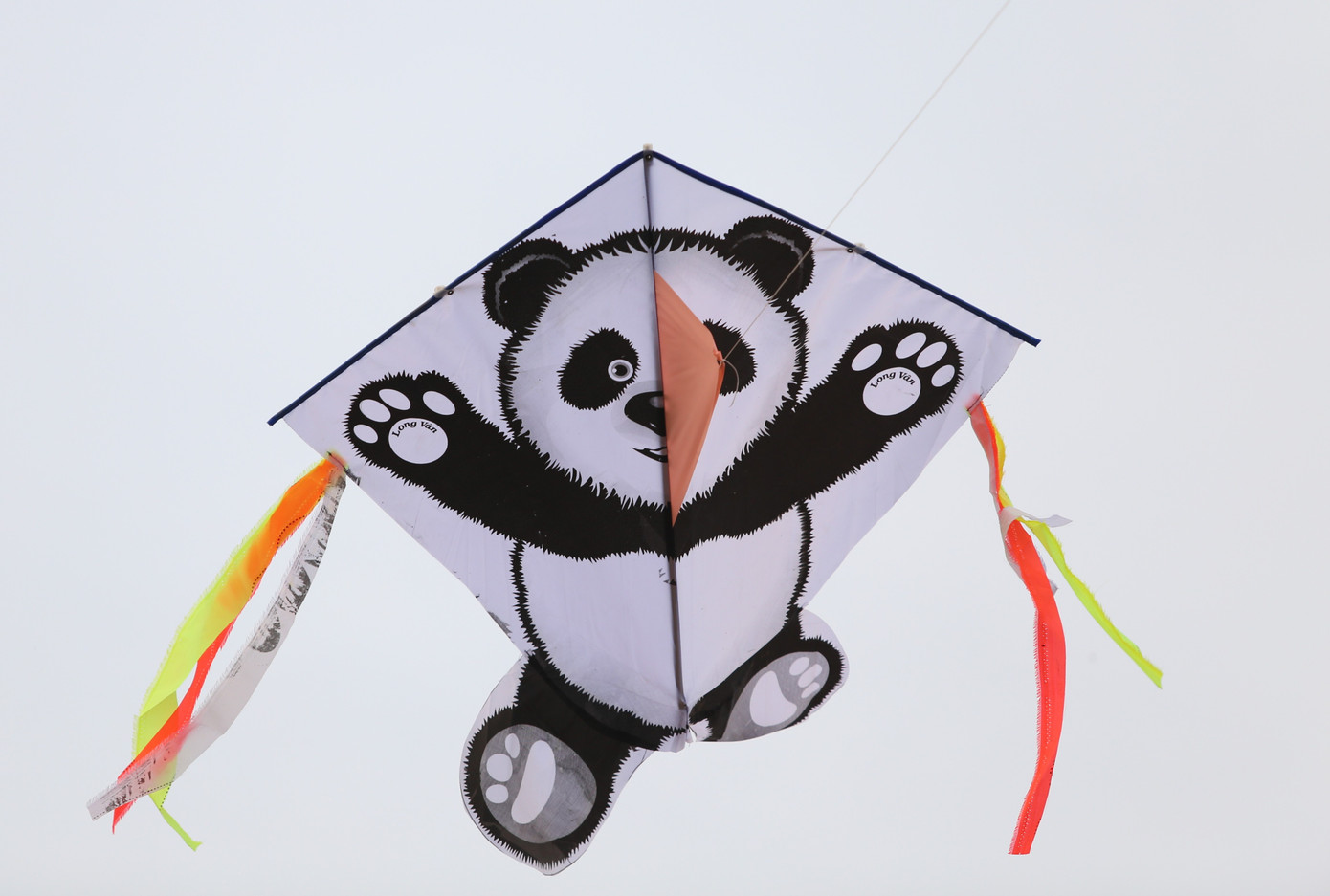 Cánh diều hình gấu trúc ngộ nghĩnh.