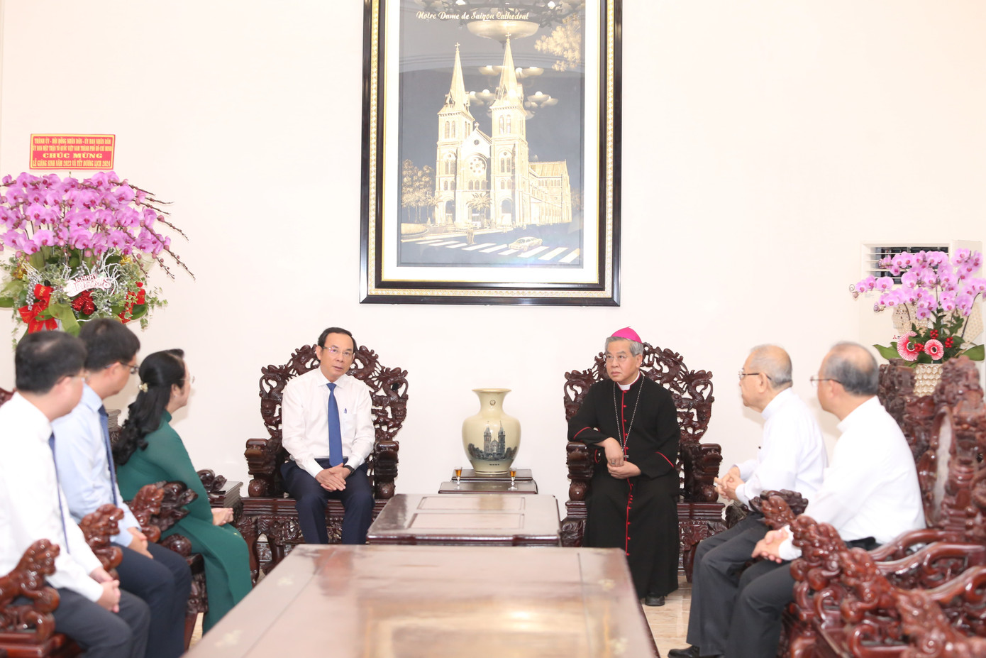 Bí thư Thành ủy TPHCM Nguyễn Văn Nên đến thăm, chúc mừng Giáng sinh tới Đức Tổng Giám mục Tổng Giáo phận TPHCM Nguyễn Năng cùng các vị chức sắc, chức việc tại Tòa Tổng Giám mục. Ảnh: Ngô Tùng Bí thư Thành ủy TPHCM Nguyễn Văn Nên đến thăm, chúc mừng Giáng sinh tới Đức Tổng Giám mục Tổng Giáo phận TPHCM Nguyễn Năng cùng các vị chức sắc, chức việc tại Tòa Tổng Giám mục. Ảnh: Ngô Tùng