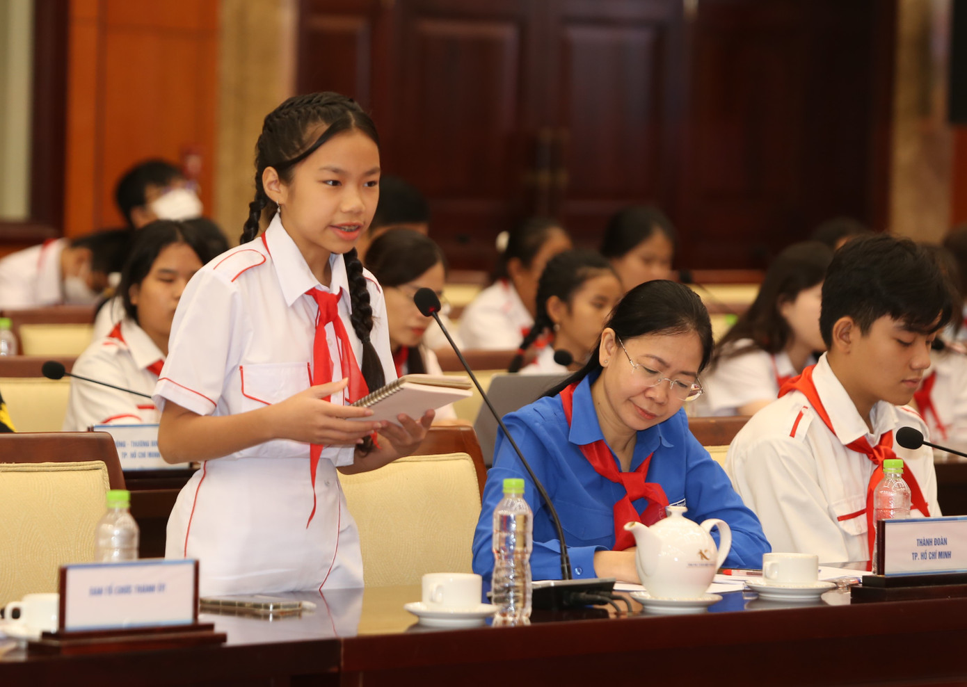 Khánh Vân bày tỏ ý kiến. Ảnh: Văn Tiệp Khánh Vân bày tỏ ý kiến. Ảnh: Văn Tiệp