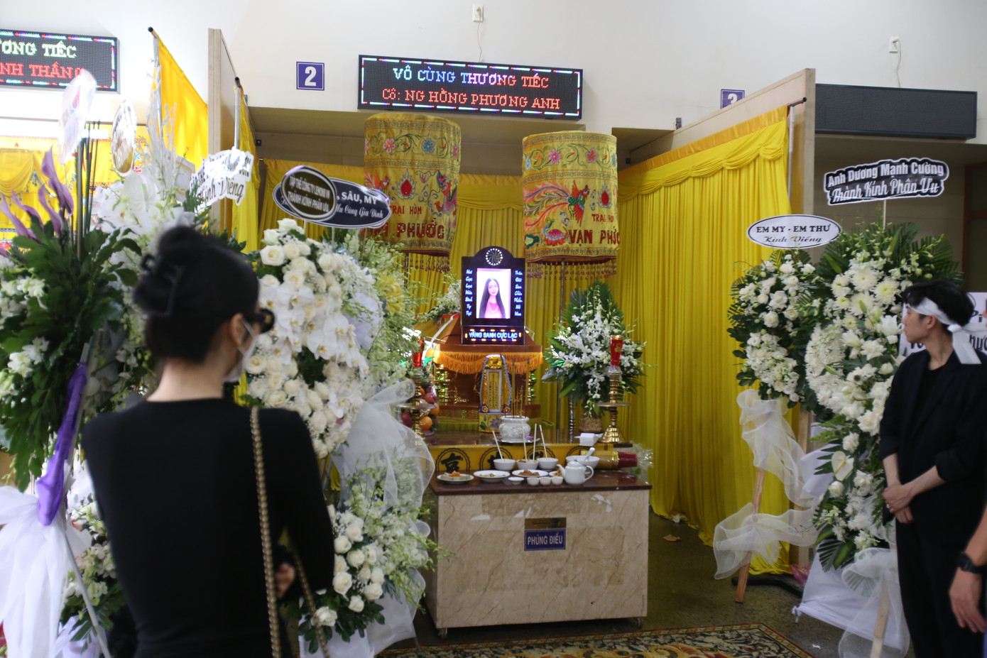 Bạn bè tiếc thương nữ người mẫu khi ra đi ở tuổi đời khá trẻ.