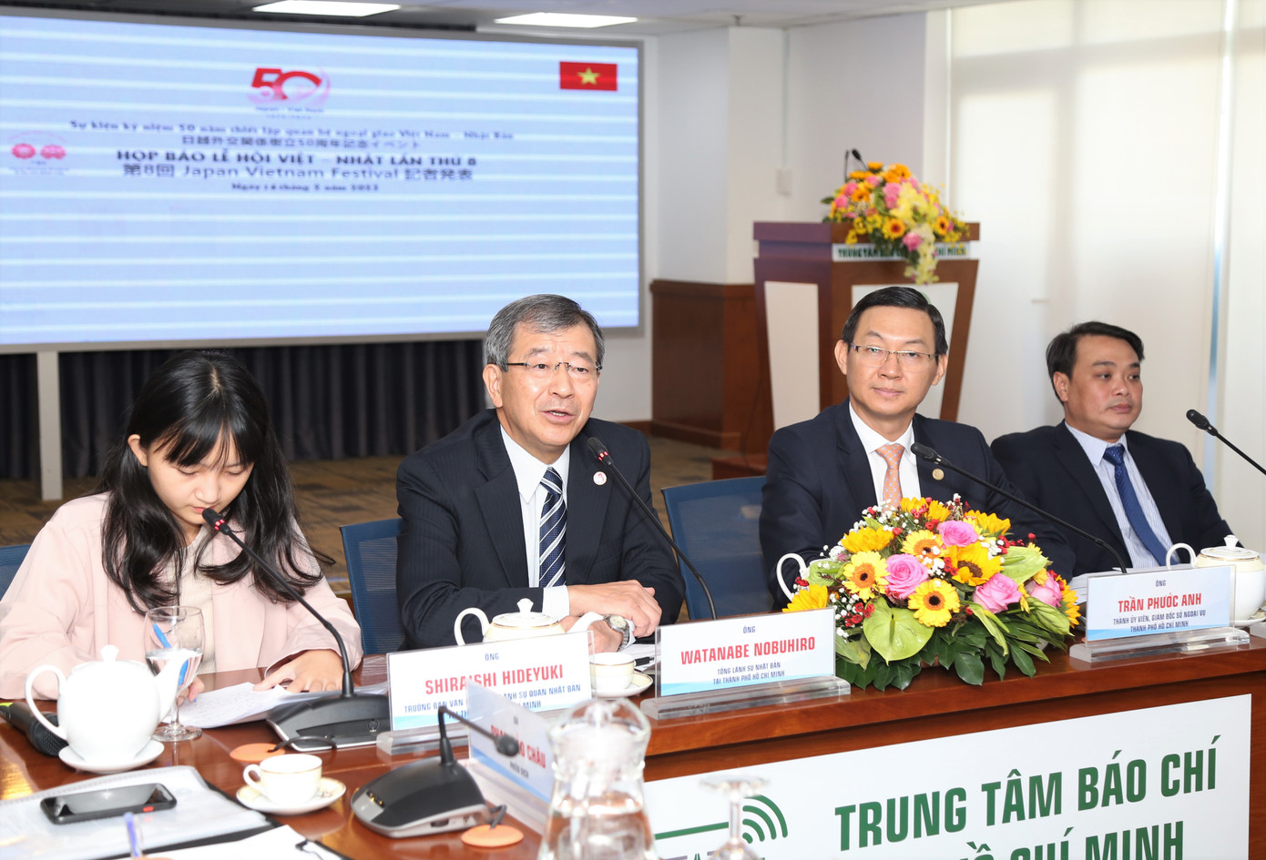 Đại diện Lãnh sự quán Nhật Bản tại TPHCM và Sở Ngoại vụ TPHCM công bố thông tin lễ hội tại buổi họp báo. Ảnh: Ngô Tùng Đại diện Lãnh sự quán Nhật Bản tại TPHCM và Sở Ngoại vụ TPHCM công bố thông tin lễ hội tại buổi họp báo. Ảnh: Ngô Tùng