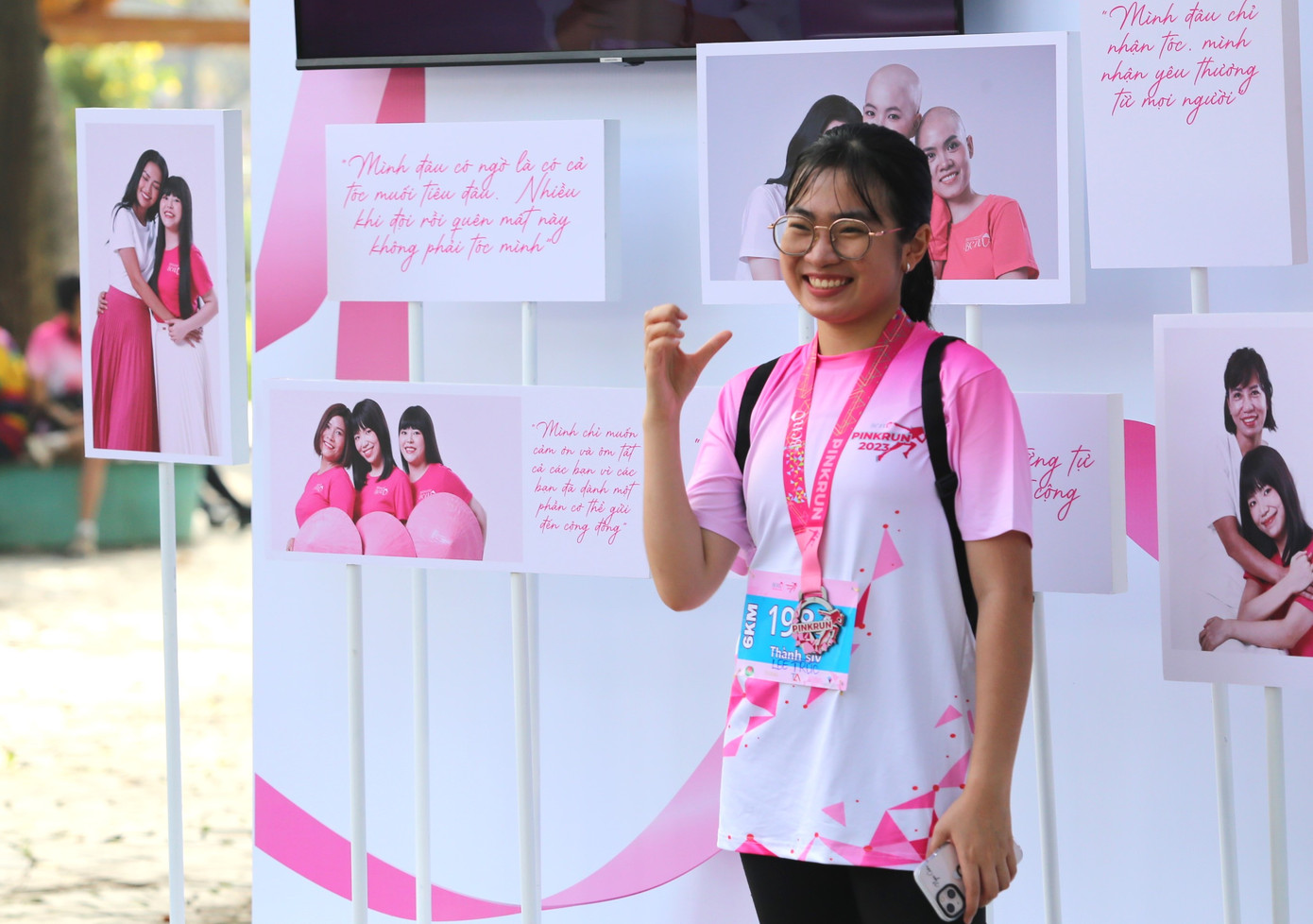 Ngoài ra, sự kiện ngày hội Nón hồng năm nay còn có nhiều hoạt động ý nghĩa khác như: Tặng 200 suất khám và tầm soát ung thư vú miễn phí, tặng áo ngực cho các bệnh nhân ung thư vú bị đoạn nhũ, gian hàng gây quỹ...