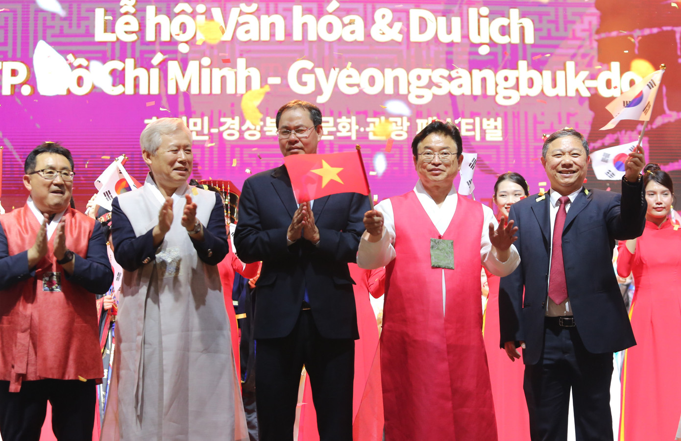 Phát biểu chào mừng lễ hội, Phó Chủ tịch UBND TPHCM Dương Anh Đức cho rằng việc năm nay tỉnh Gyeongsangbuk-do tổ chức lễ hội với sự phối hợp của các cơ quan chức năng TPHCM là minh chứng cho cam kết và sự quan tâm mà lãnh đạo chính quyền hai địa phương dành cho việc thúc đẩy quan hệ song phương. "Tôi tin rằng lễ hội sẽ tiếp tục góp phần quảng bá hình ảnh Gyeongsangbuk-do, thúc đẩy hợp tác du lịch, văn hoá giữa hai địa phương, góp phần làm sâu sắc hơn nữa quan hệ giữa Việt Nam và Hàn Quốc:, ông Đức nhấn mạnh.