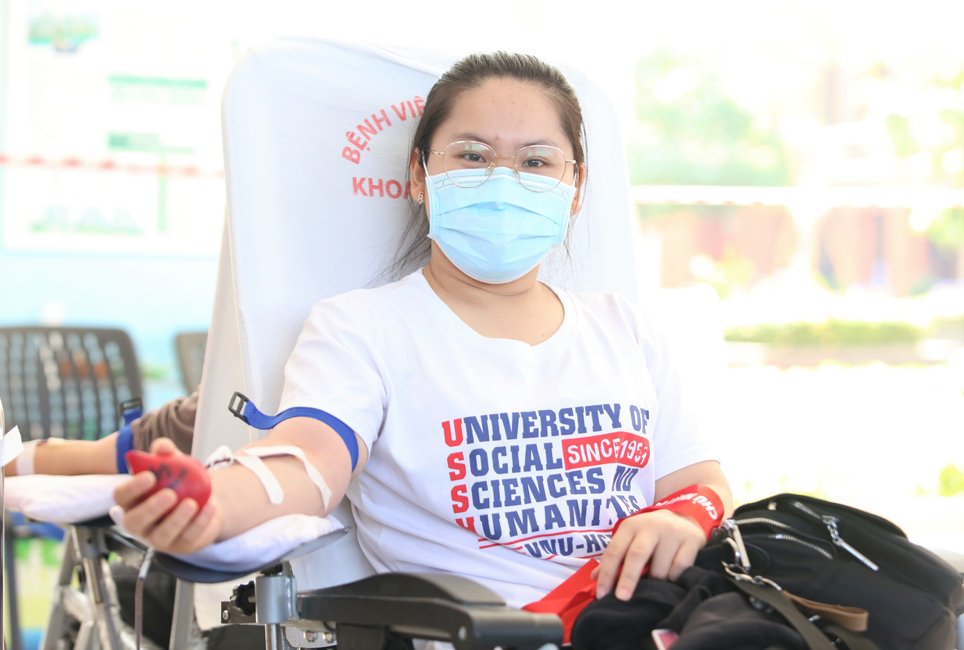 Màu cờ sắc áo trường Nhân văn tại ngày hội. Ảnh: Ngô Tùng