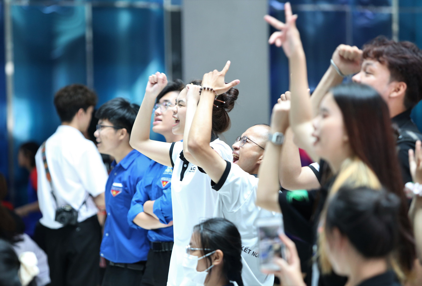 Bạn trẻ "cháy" hết mình trong các hoạt động thể chất, trí tuệ của ngày hội.