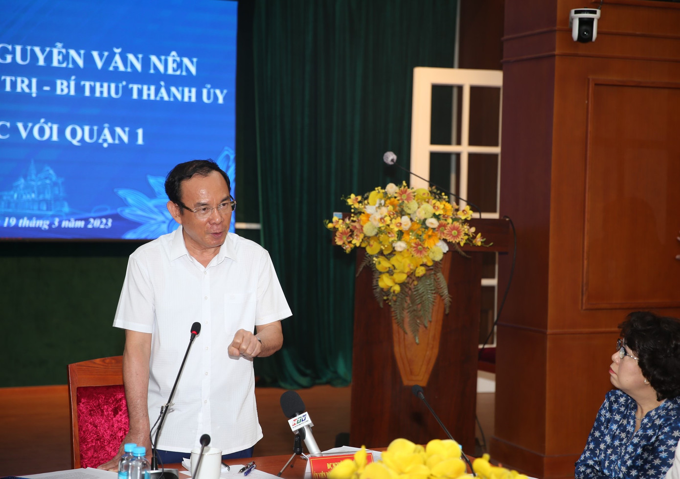 Bí thư Thành ủy TPHCM trao đổi tại buổi làm việc. Bí thư Thành ủy TPHCM trao đổi tại buổi làm việc.