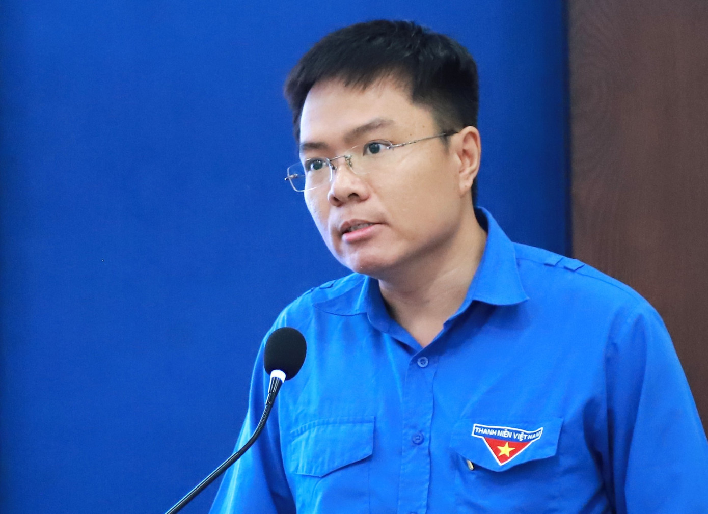 Bí thư Đoàn khối Dân - Chính - Đảng TPHCM Nguyễn Đăng Khoa nêu ý kiến tại buổi sơ kết. Ảnh: Như Việt