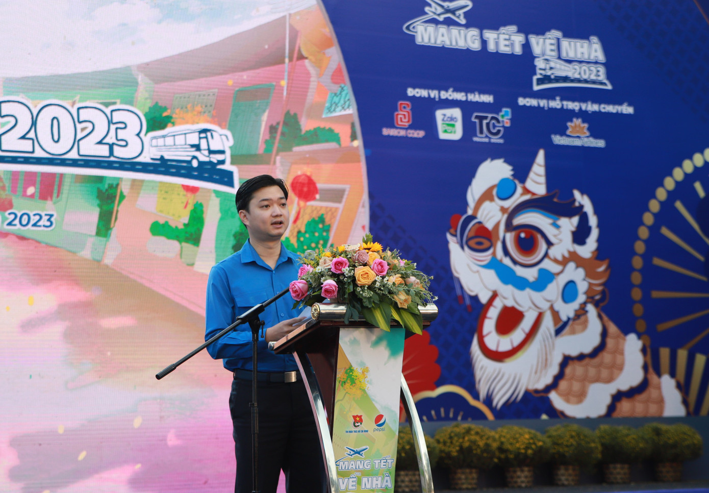 Bí thư Trung ương Đoàn Nguyễn Minh Triết tại lễ tiễn. Bí thư Trung ương Đoàn Nguyễn Minh Triết tại lễ tiễn.