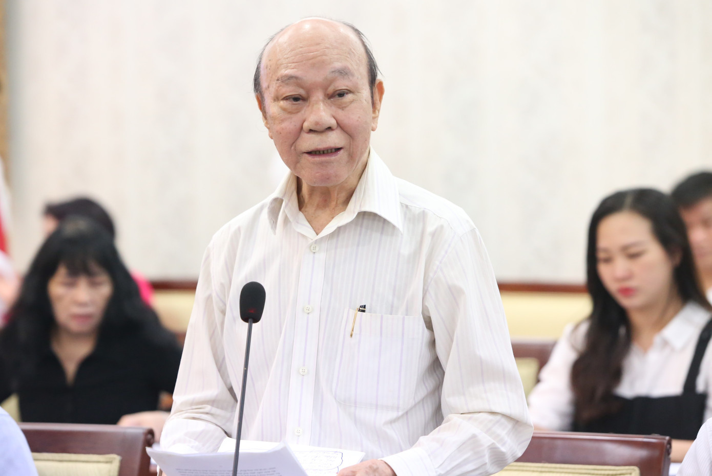 GS.TS Trần Luân Kim nêu ý kiến tại toạ đàm. Ảnh: Ngô Tùng