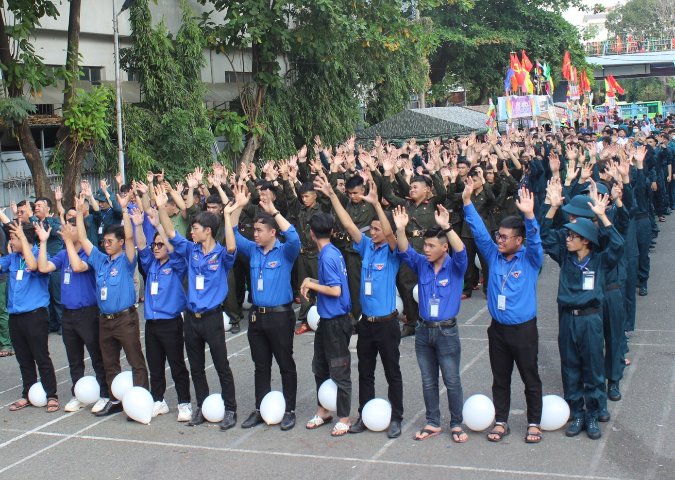 Thanh niên Tân Bình sôi nổi tham gia Hội trại tòng quân. Ảnh: Văn Tiệp