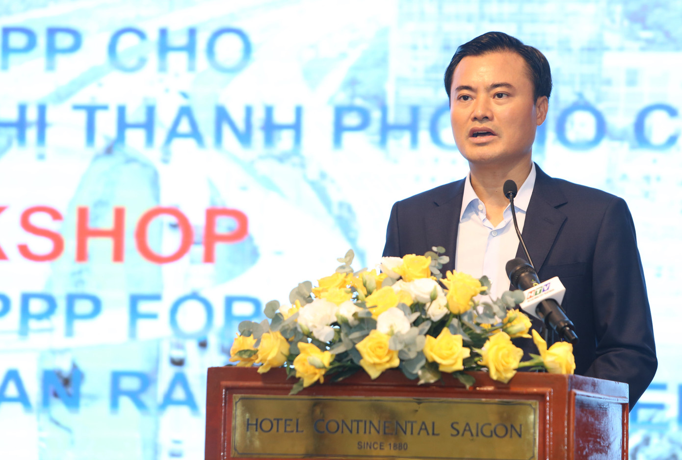 Phó Chủ tịch UBND TPHCM Bùi Xuân Cường: Khi được Quốc hội thông qua cơ chế, TPHCM sẽ là địa phương đầu tiên của Việt Nam tiên phong thực hiện thí điểm mô hình TOD. Ảnh: Ngô Tùng. Phó Chủ tịch UBND TPHCM Bùi Xuân Cường: Khi được Quốc hội thông qua cơ chế, TPHCM sẽ là địa phương đầu tiên của Việt Nam tiên phong thực hiện thí điểm mô hình TOD. Ảnh: Ngô Tùng.