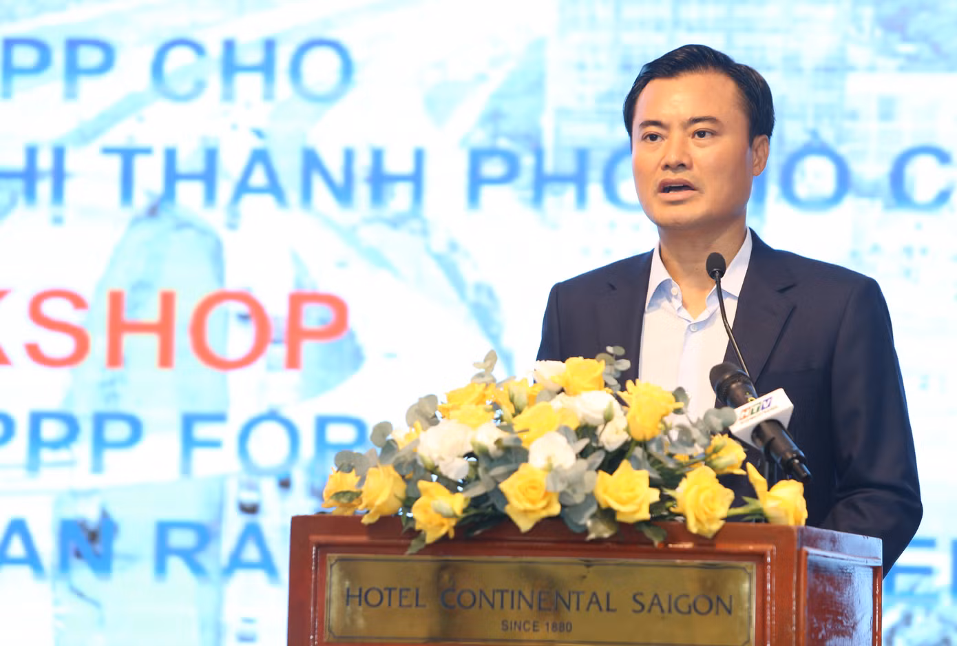 Phó Chủ tịch UBND TPHCM Bùi Xuân Cường: Khi được Quốc hội thông qua cơ chế, TPHCM sẽ là địa phương đầu tiên của Việt Nam tiên phong thực hiện thí điểm mô hình TOD. Ảnh: Ngô Tùng. Phó Chủ tịch UBND TPHCM Bùi Xuân Cường: Khi được Quốc hội thông qua cơ chế, TPHCM sẽ là địa phương đầu tiên của Việt Nam tiên phong thực hiện thí điểm mô hình TOD. Ảnh: Ngô Tùng.