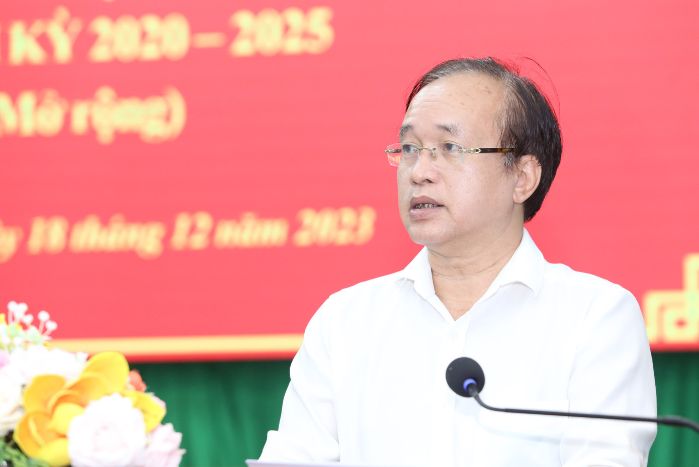 Phó Bí thư Thường trực Thành ủy Thủ Đức Nguyễn Phước Hưng thông tin tại hội nghị. Ảnh: Ngô Tùng Phó Bí thư Thường trực Thành ủy Thủ Đức Nguyễn Phước Hưng thông tin tại hội nghị. Ảnh: Ngô Tùng