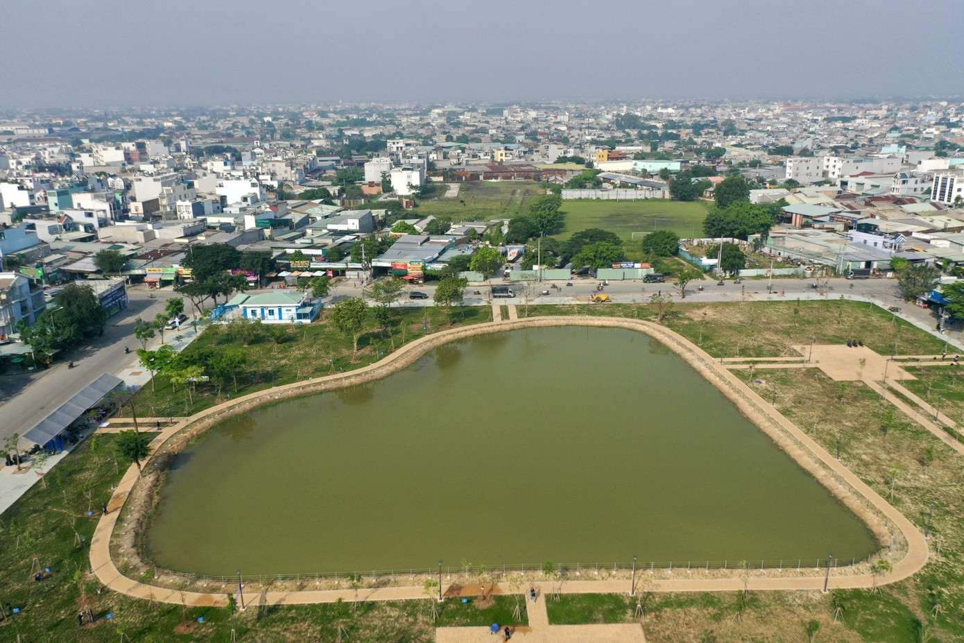 Toàn cảnh khu công viên trung tâm ở Bình Tân, quận đông dân nhất TPHCM. Ảnh: Bảo Phương Toàn cảnh khu công viên trung tâm ở Bình Tân, quận đông dân nhất TPHCM. Ảnh: Bảo Phương