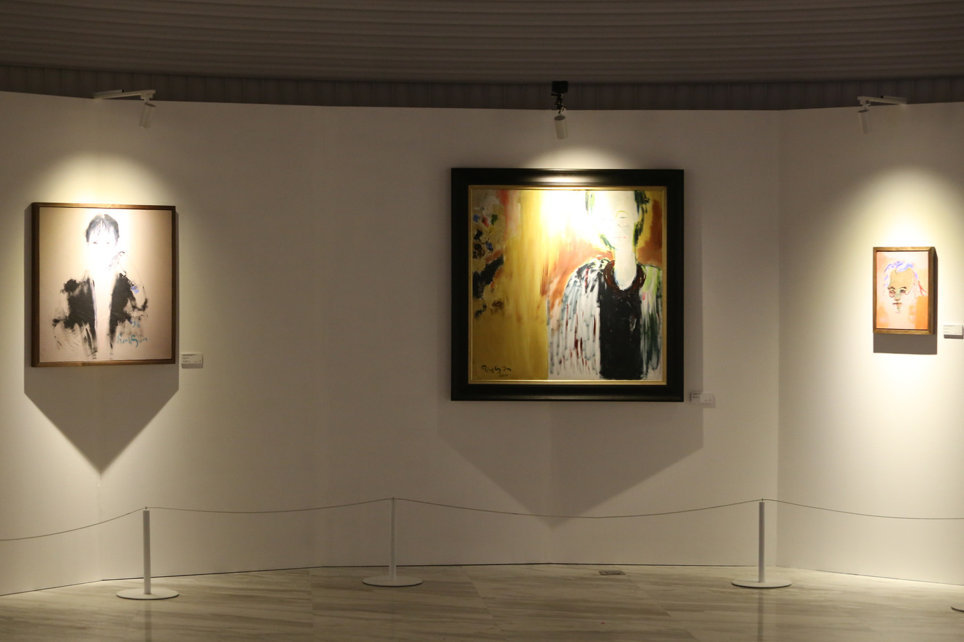 Dịp này, triển lãm tranh cá nhân về nhạc sĩ Trịnh Công Sơn cũng đã ra mắt công chúng. Lần đầu những tác phẩm hội họa của cố nhạc sĩ đến với công chúng yêu nghệ thuật. Trong số này có chân dung nhà thơ Bùi Giáng, người bạn Nhật Bản Michiko, các em gái Trịnh Vĩnh Trinh, Trịnh Hoàng Diệu, Trịnh Vĩnh Tâm... Triển lãm diễn ra tại Không gian Nghệ thuật M.A.S - The Global City (TP Thủ Đức) từ nay đến 23/4.