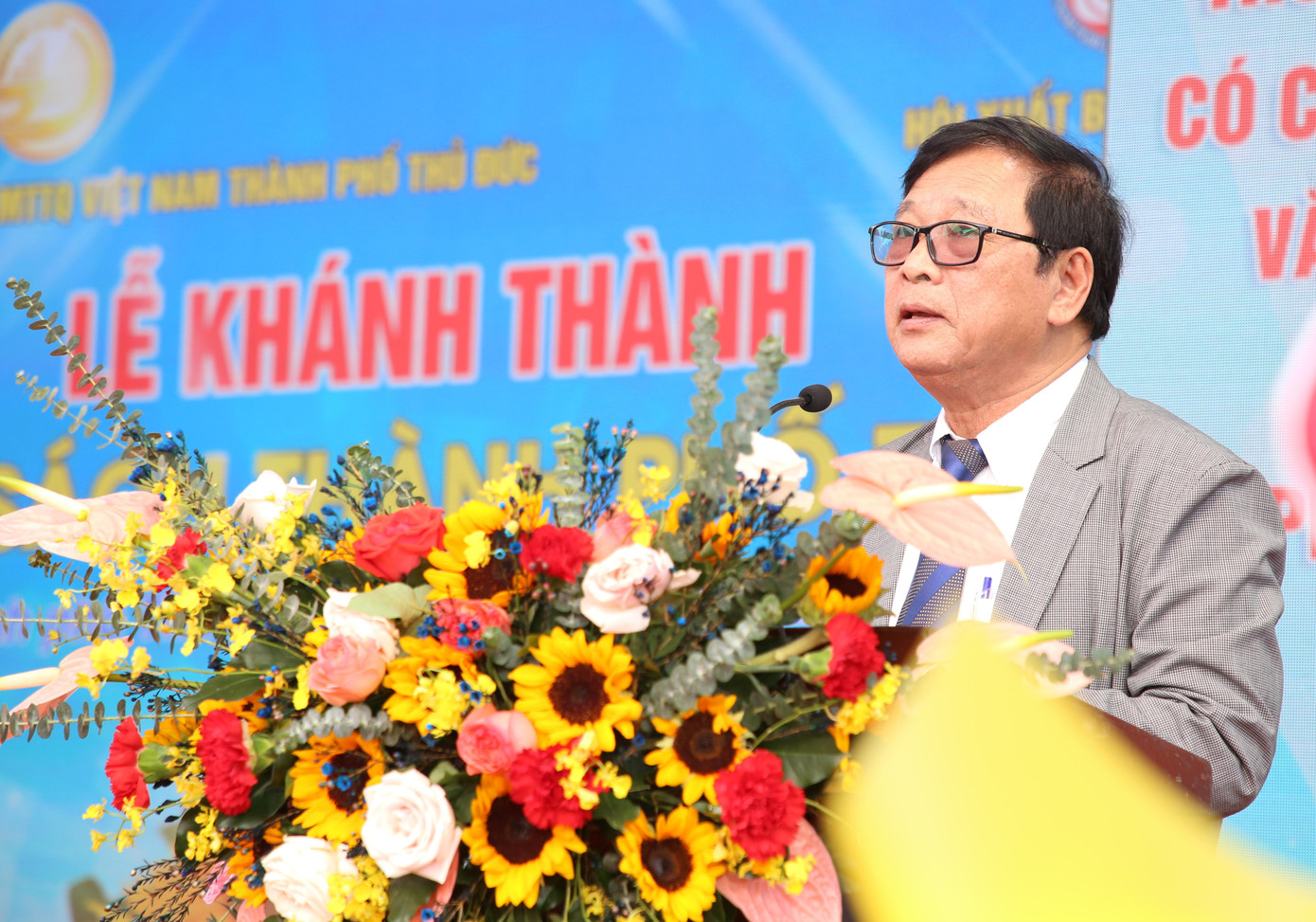 Ông Lê Hoàng chia sẻ tại buổi lễ. Ảnh: Ngô Tùng.