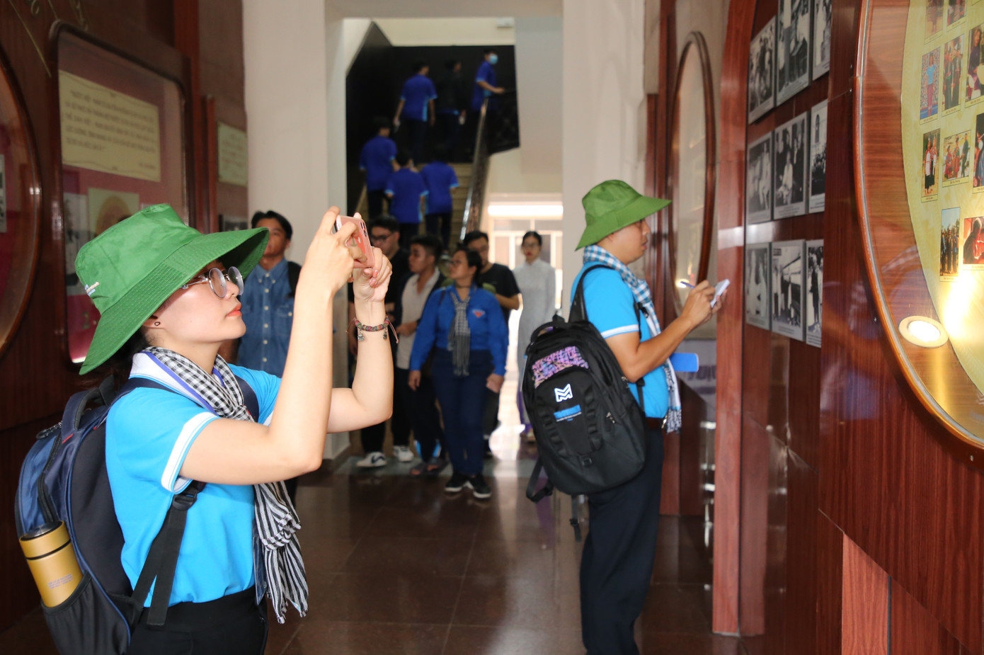 Thí sinh hội thi tìm hiểu, tổng hợp thông tin tại Bảo tàng Hồ Chí Minh - Chi nhánh TPHCM. Ảnh: Ngô Tùng Thí sinh hội thi tìm hiểu, tổng hợp thông tin tại Bảo tàng Hồ Chí Minh - Chi nhánh TPHCM. Ảnh: Ngô Tùng