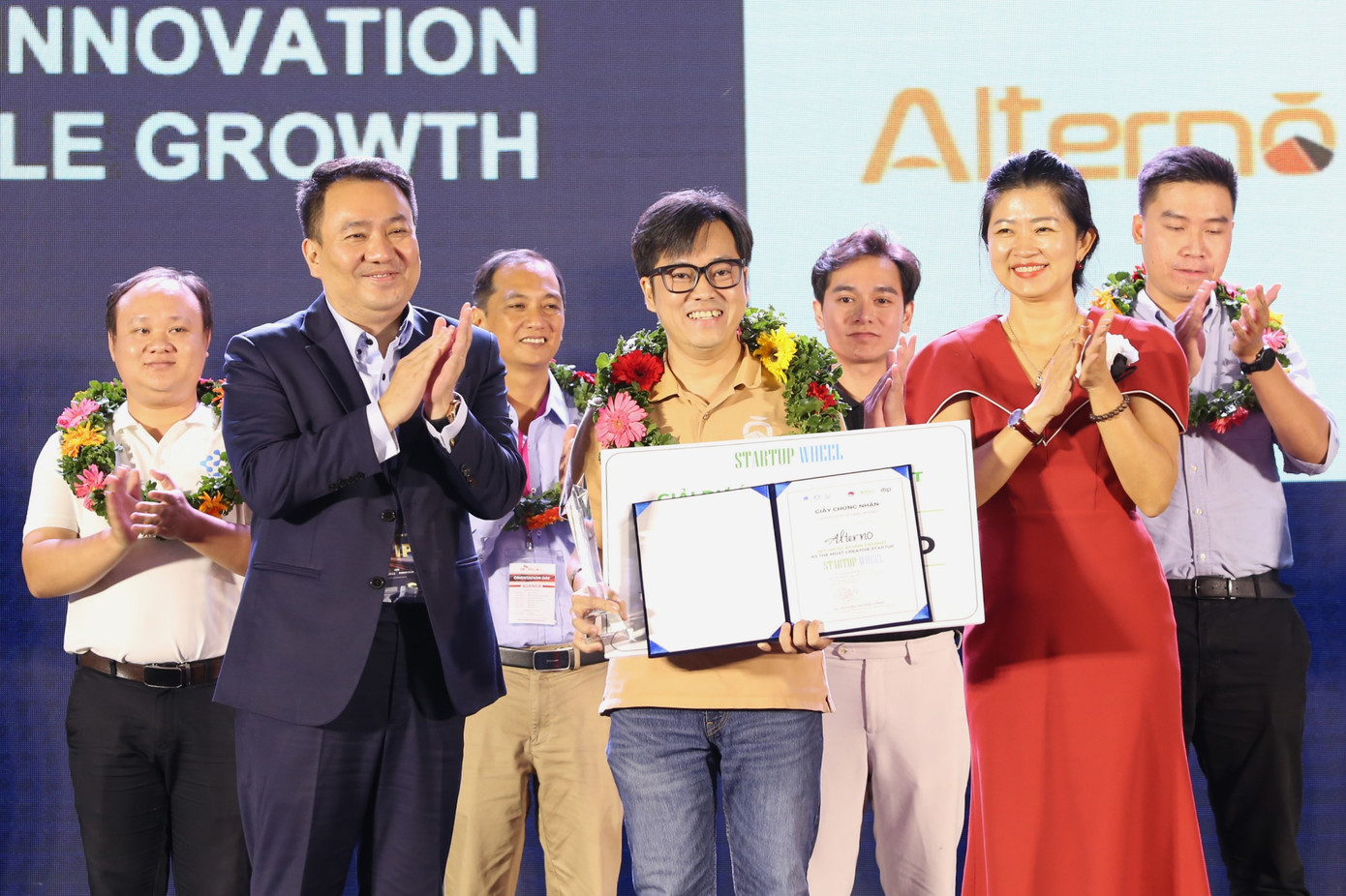 Ban Tổ chức trao nhiều hạng mục giải thưởng khác cho các chủ nhân có dự án tiêu biểu. Ban Tổ chức trao nhiều hạng mục giải thưởng khác cho các chủ nhân có dự án tiêu biểu.