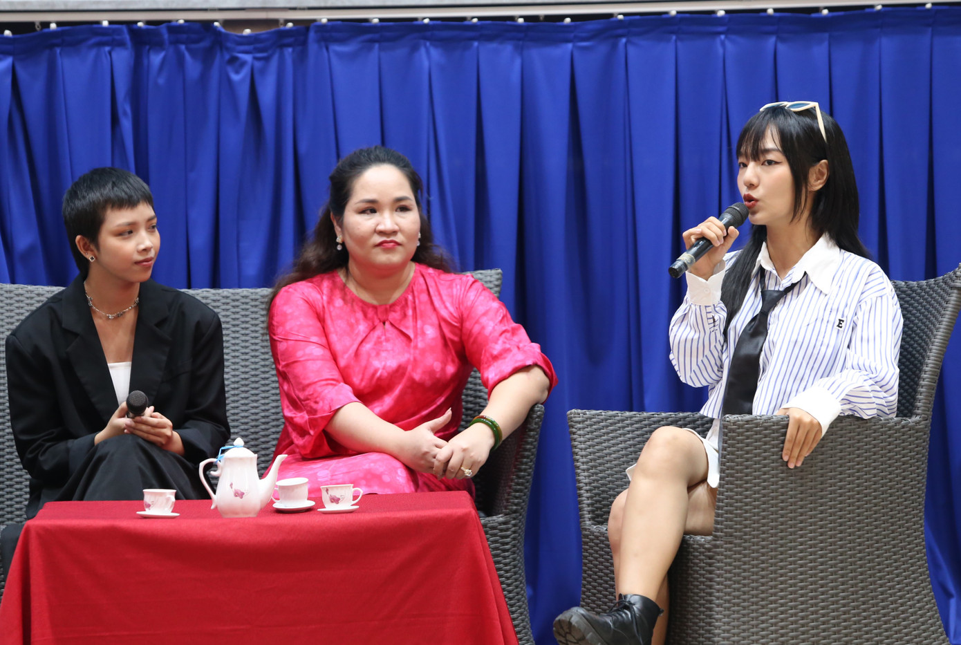 Các diễn giả gửi đến bạn trẻ thông điệp sống tích cực.