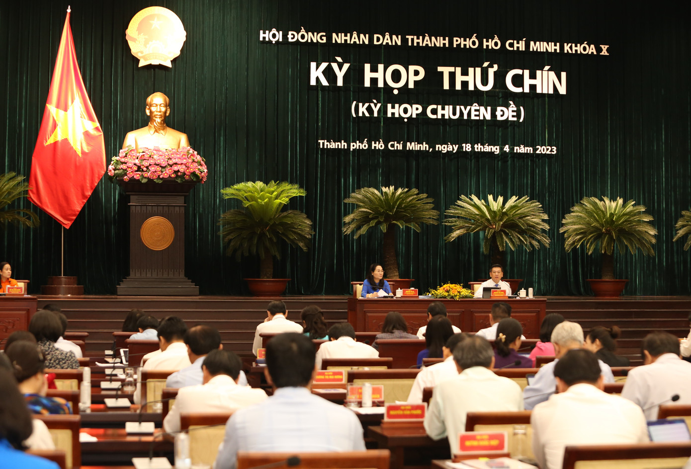 Quang cảnh Kỳ họp thứ 9 HĐND TPHCM khóa X.