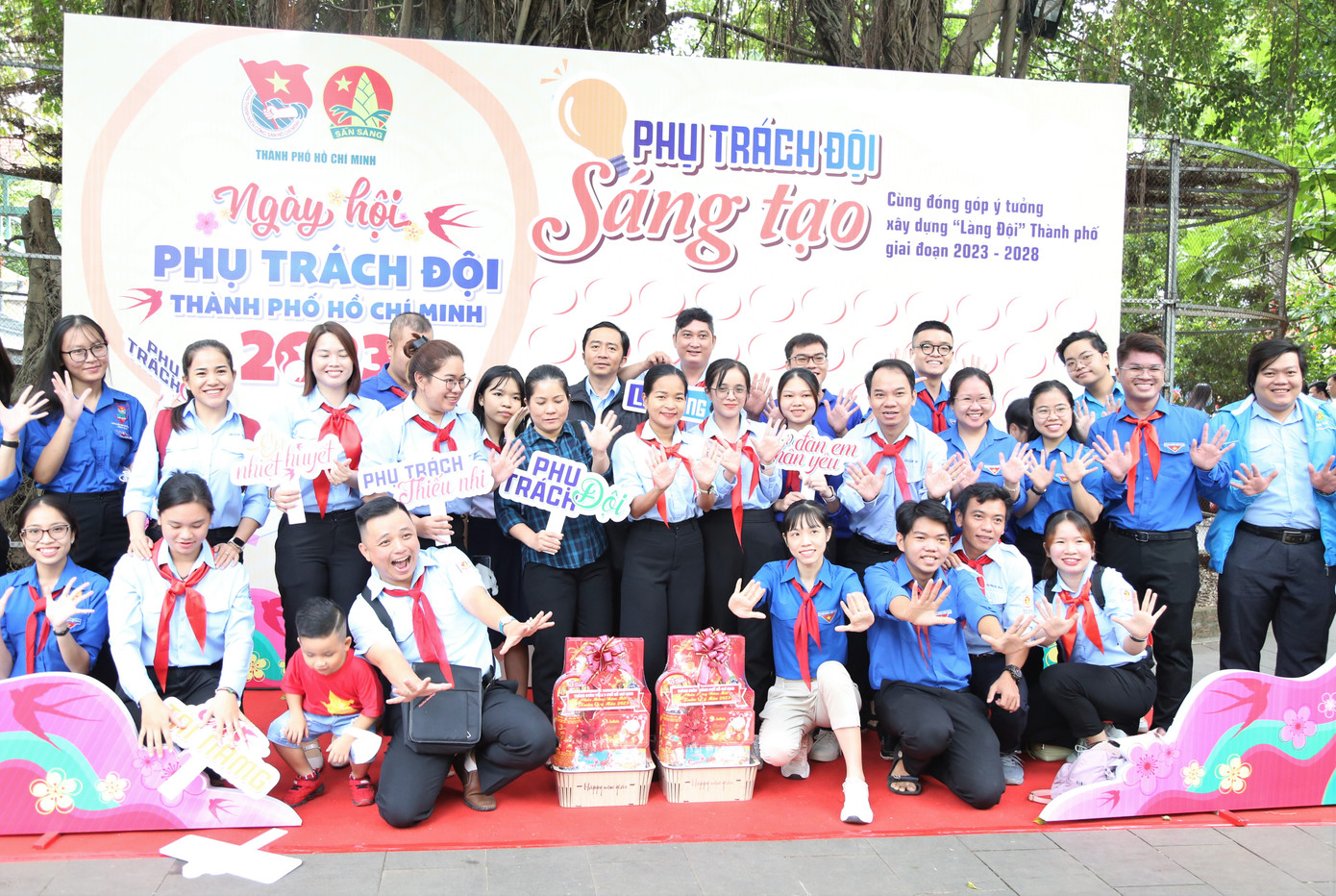 Nhiều không gian hoạt động thu hút các anh chị phụ trách Đội tham gia, tương tác tại ngày hội. Ảnh: Ngô Tùng