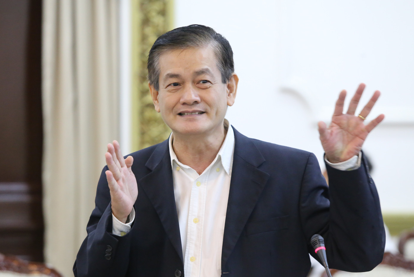 KTS Ngô Viết Nam Sơn góp ý tại buổi họp. KTS Ngô Viết Nam Sơn góp ý tại buổi họp.