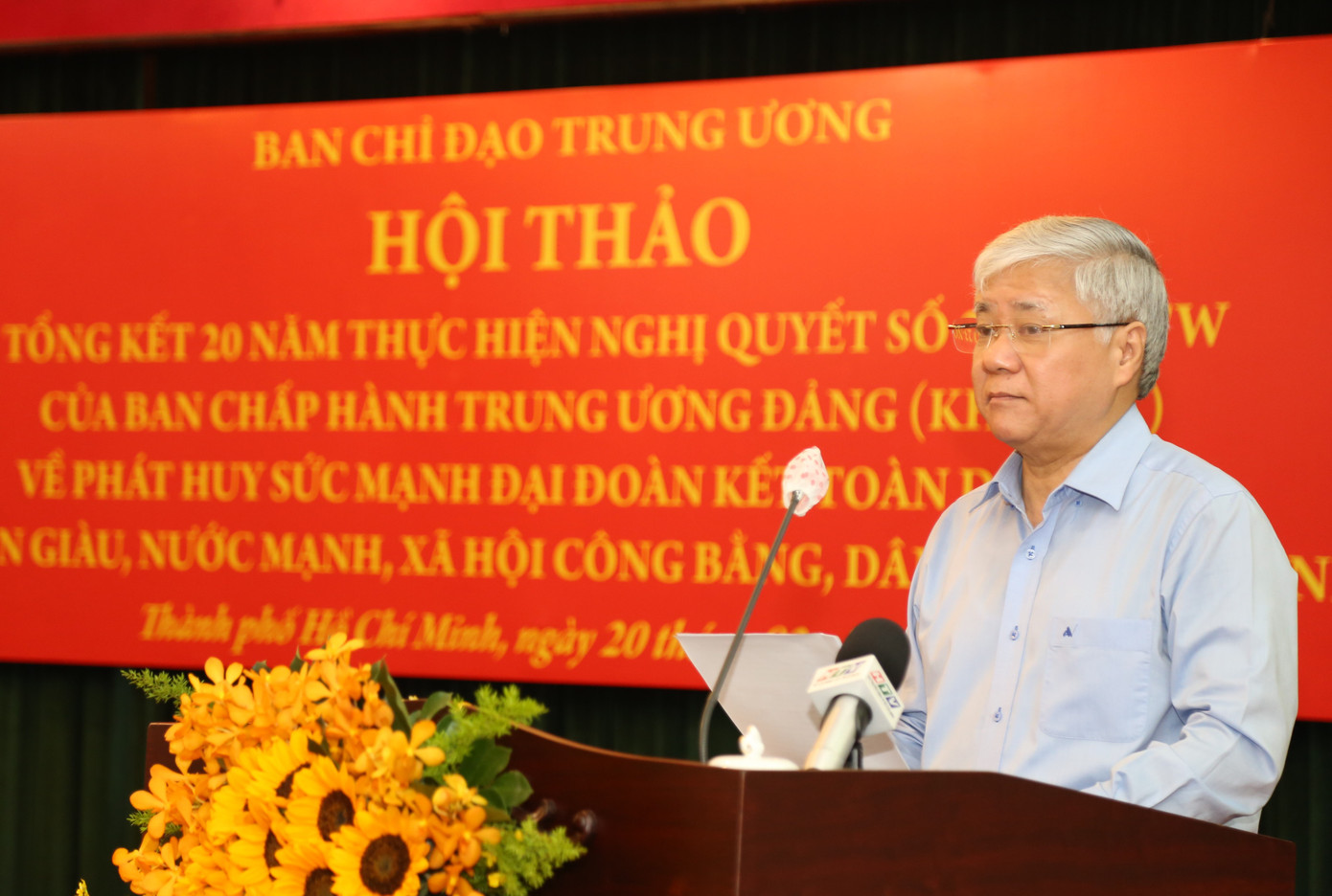 Chủ tịch Ủy ban Trung ương MTTQ Việt Nam Đỗ Văn Chiến phát biểu đề dẫn hội thảo.