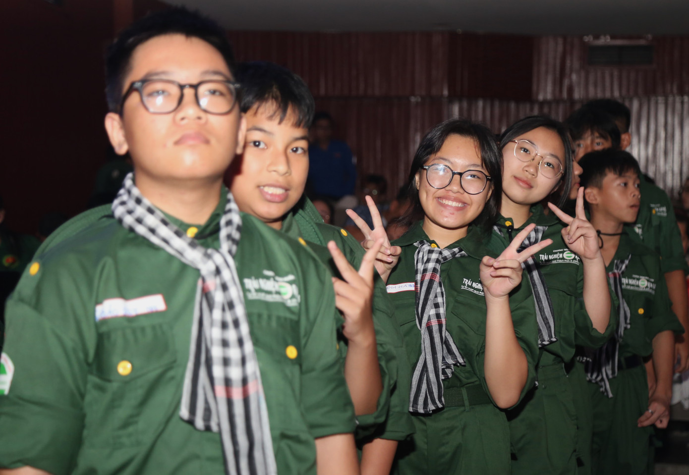 Bạn nhỏ phấn khởi ngày trưởng thành... Bạn nhỏ phấn khởi ngày trưởng thành...