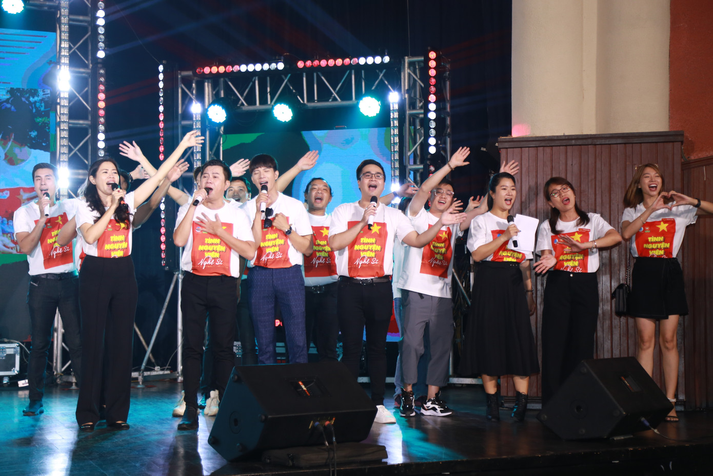 Đội ngũ văn nghệ sĩ TPHCM ngày càng đóng góp tích cực trên cả lĩnh vực văn học, nghệ thuật và hoạt động tình nguyện vì cộng đồng. Ảnh: Ngô Tùng