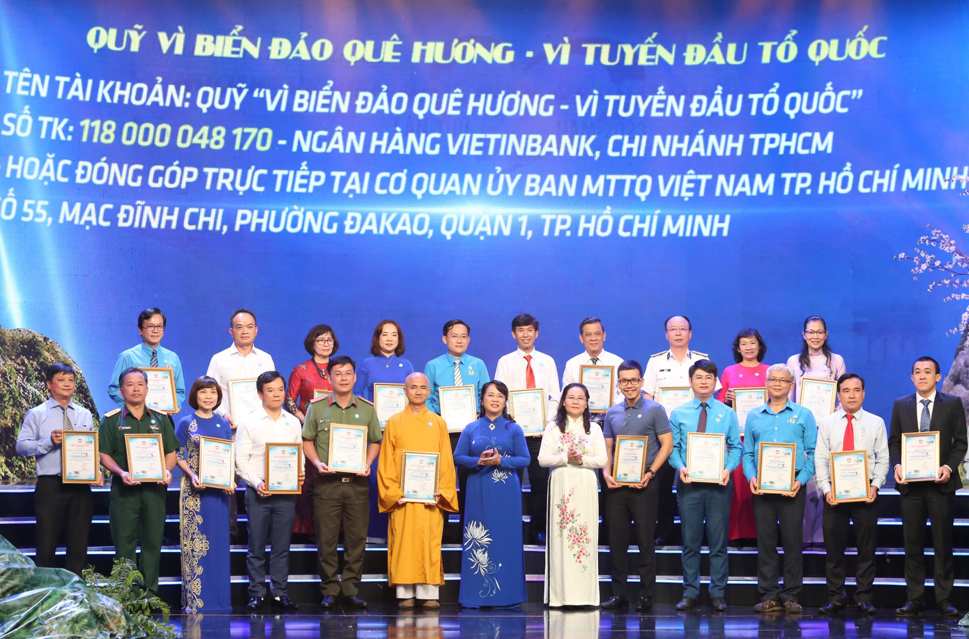 Lãnh đạo TPHCM tiếp nhận ủng hộ và gửi thư cám ơn đến các cá nhân, đơn vị ủng hộ Quỹ "Vì biển đảo quê hương - Vì tuyến đầu Tổ quốc".