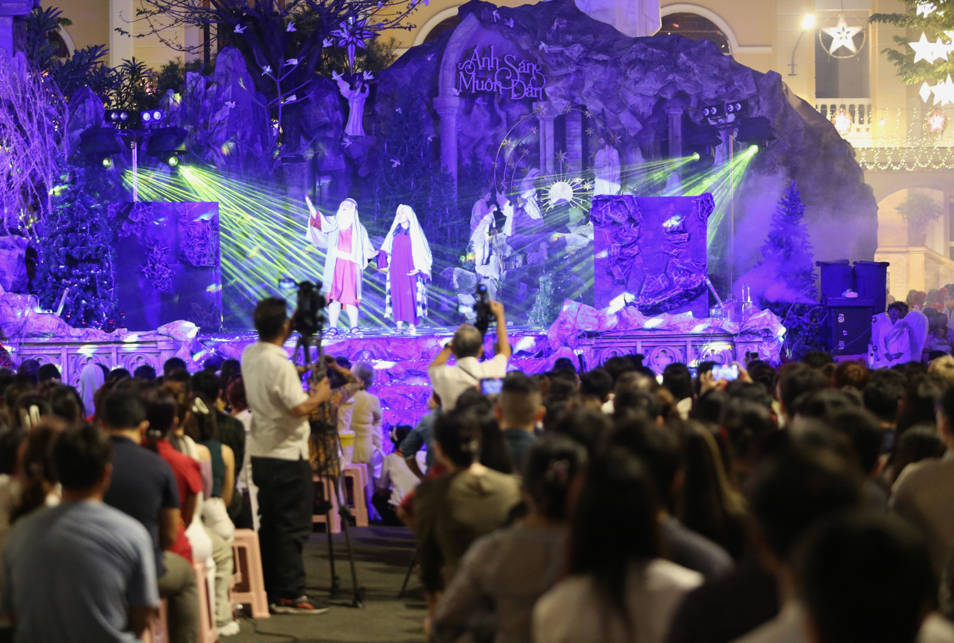 Các hoạt cảnh được bà con giáo dân tập luyện kỹ lưỡng trước đó nhiều ngày.